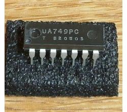 uA 749 PC ( = DUAL AUDIO OP AMP / PREAMP, DIP14 )